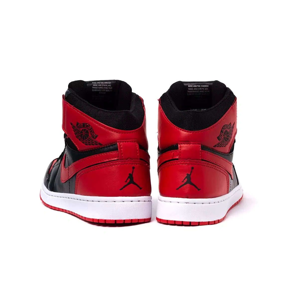 Tênis Nike Air Jordan 1 MID Cano Medio
