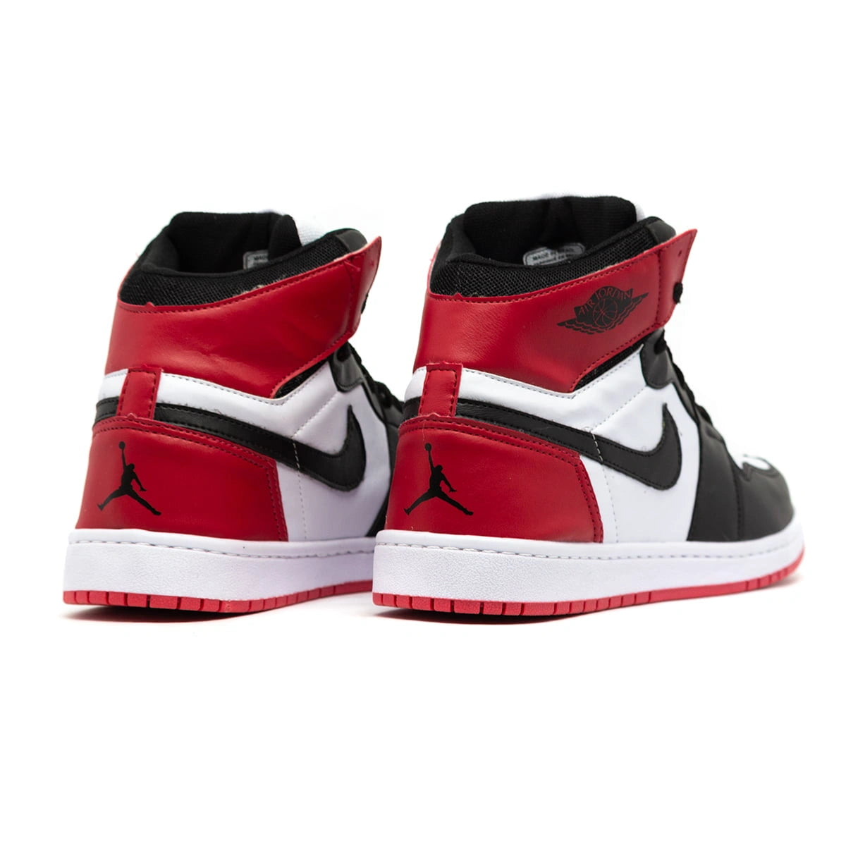 Tênis Nike Air Jordan 1 MID Cano Medio